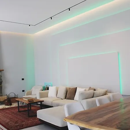 Elite Mansion Tirana - Heated Pool & - 9br بيت للعطل Pezë e Vogël