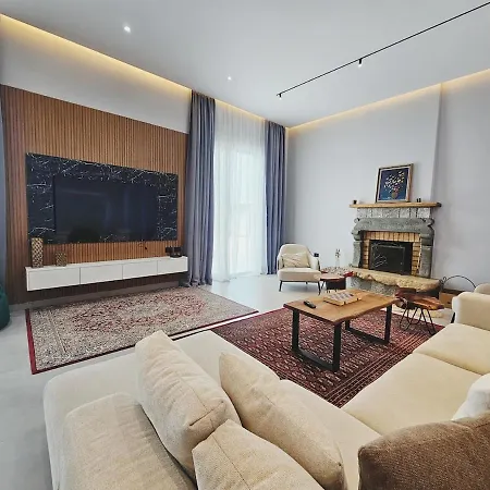 Elite Mansion Tirana - Heated Pool & - 9br بيت للعطل *