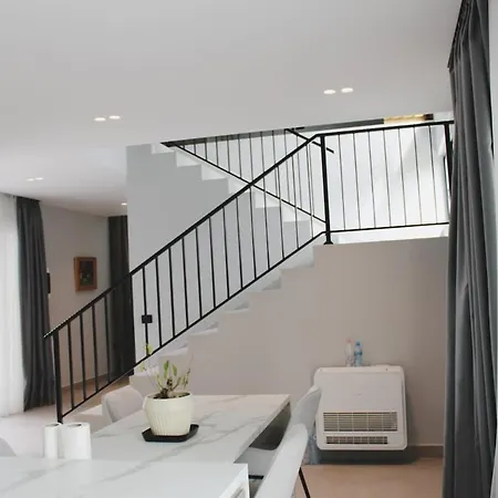 Elite Mansion Tirana - Heated Pool & - 9br *