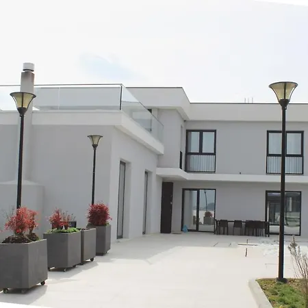 Elite Mansion Tirana - Heated Pool & - 9br Pezë e Vogël
