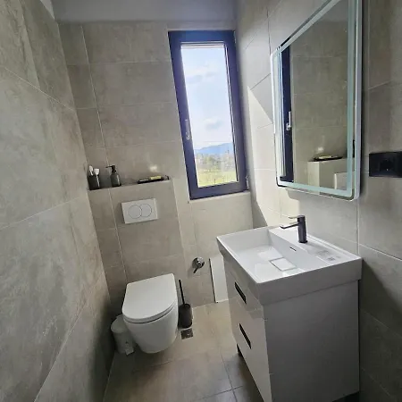 Elite Mansion Tirana - Heated Pool & - 9br بيت للعطل Pezë e Vogël
