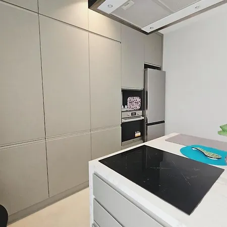 Elite Mansion Tirana - Heated Pool & - 9br Pezë e Vogël