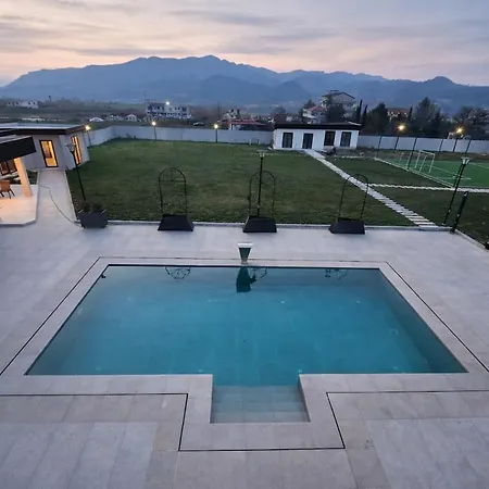 Elite Mansion Tirana - Heated Pool & - 9br