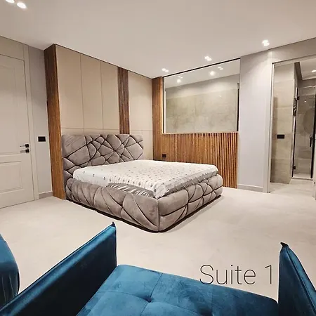 Elite Mansion Tirana - Heated Pool & - 9br *