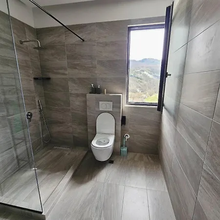 Elite Mansion Tirana - Heated Pool & - 9br بيت للعطل