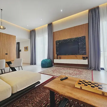 Elite Mansion Tirana - Heated Pool & - 9br بيت للعطل *